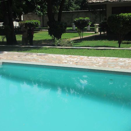 Twiga Lodge And Campsite Мто уа Мбу Екстериор снимка