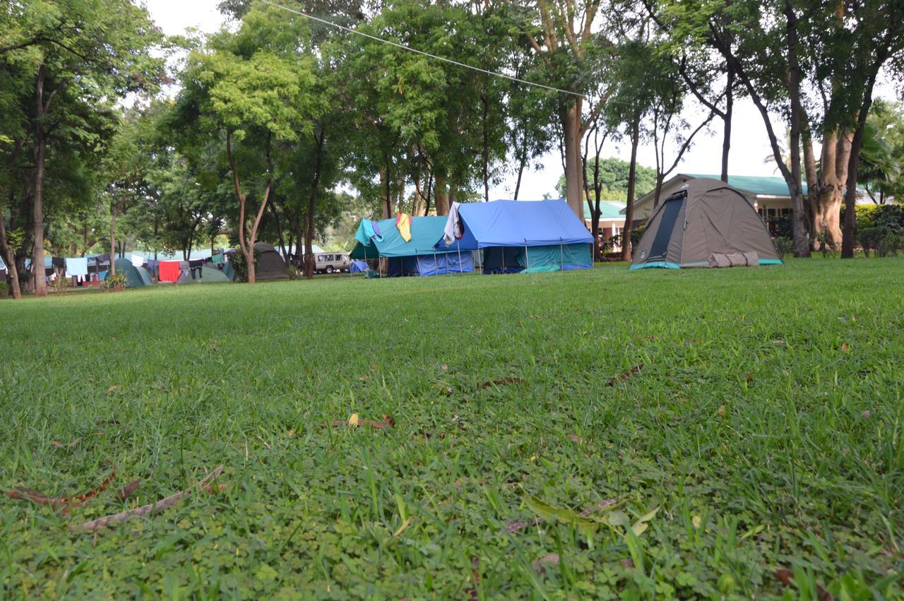 Twiga Lodge And Campsite Мто уа Мбу Екстериор снимка