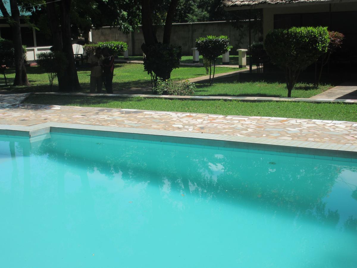 Twiga Lodge And Campsite Мто уа Мбу Екстериор снимка